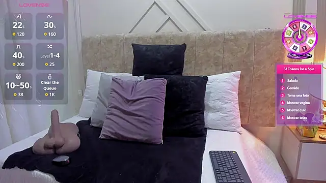 Snapshot of ashley__foxx_ chatting on 12/16/25, 01:49 ashley foxx online show from 12/16/25, 01:49