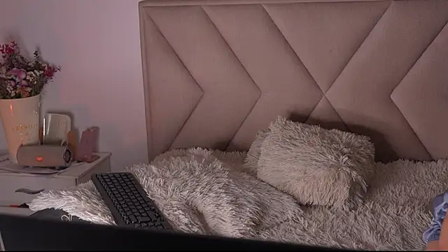 Bonnieshyy online show from 05/24/26, 04:50