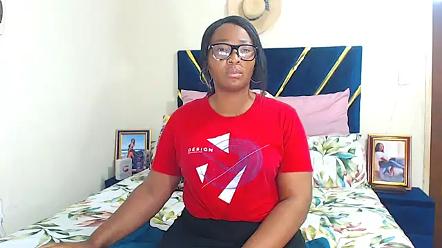 Snapshot of veronica1xxx chatting on 09/30/25, 06:24 veronica1xxx online show from 09/30/25, 06:24