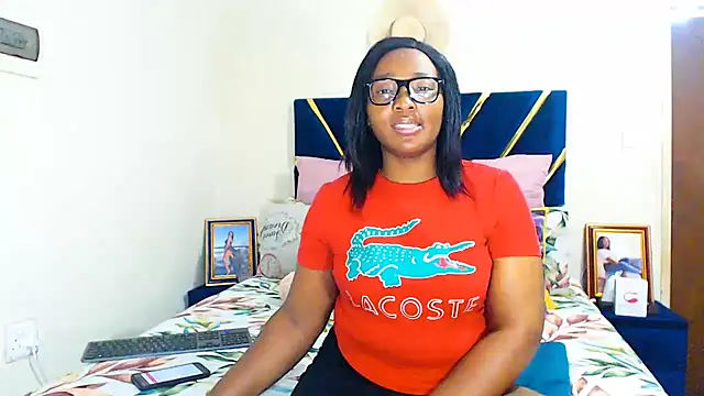 Snapshot of veronica1xxx chatting on 10/05/25, 07:23 veronica1xxx online show from 10/05/25, 07:23