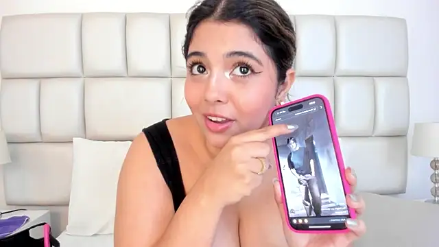 Snapshot of CortanaAdamss chatting on 12/10/24, 02:39 CortanaAdamss online show from 12/10/24, 02:39