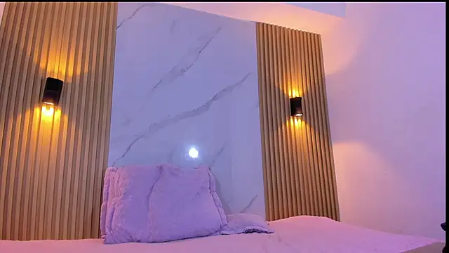 miss Ari online show from 10/31/25, 07:26