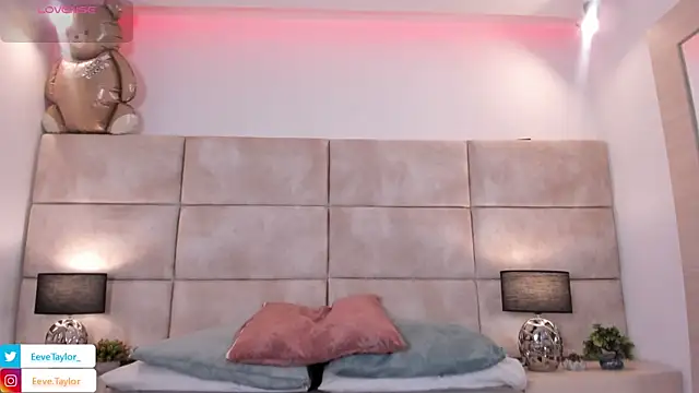 Snapshot of Eevee_Taylor chatting on 11/25/25, 02:11 Eevee Taylor online show from 11/25/25, 02:11