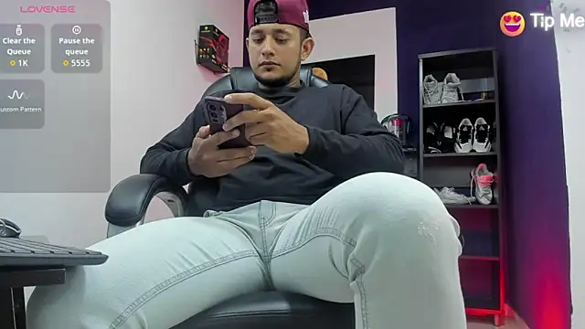 Marcos garcias online show from 12/05/25, 03:52