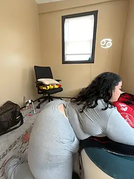 Snapshot of tillymarie34 chatting on 02/09/26, 05:50 tillymarie34 online show from 02/09/26, 05:50