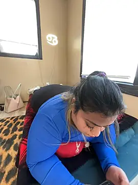 Snapshot of tillymarie34 chatting on 02/18/26, 06:48 tillymarie34 online show from 02/18/26, 06:48