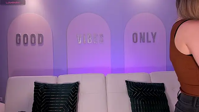 StacyWoods online show from 04/14/26, 11:05