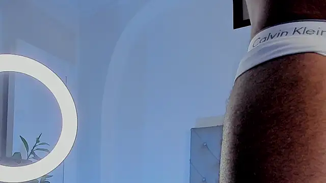 LiamGarcia1 online show from 01/11/25, 10:51