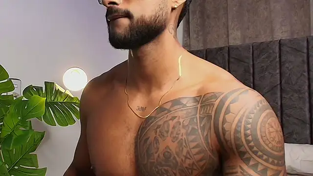 LiamGarcia1 online show from 02/08/25, 04:25