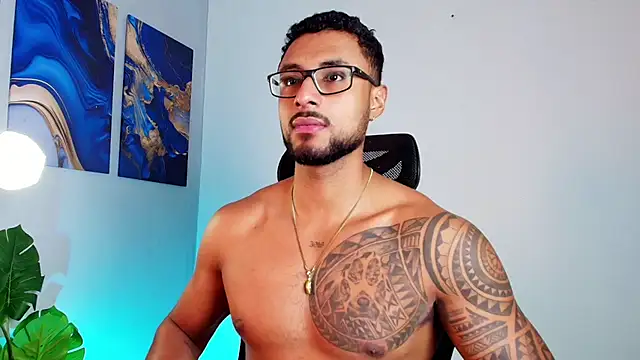 LiamGarcia1 online show from 09/15/25, 12:27