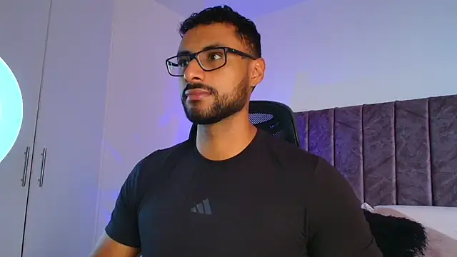 LiamGarcia1 online show from 11/28/25, 02:53