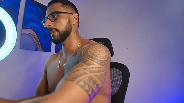 LiamGarcia1 online show from 03/11/26, 04:24