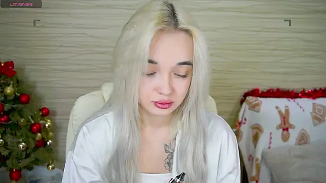 Snapshot of Ashley_S chatting on 01/24/25, 11:02 Ashley S online show from 01/24/25, 11:02