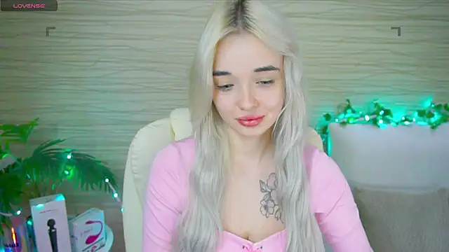 Snapshot of Ashley_S chatting on 02/07/25, 02:19 Ashley S online show from 02/07/25, 02:19