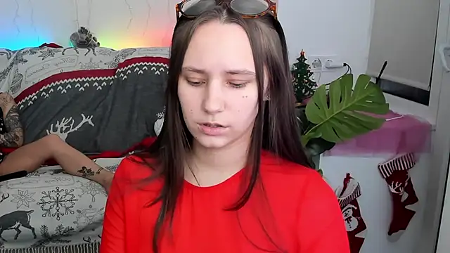 Snapshot of HotCaramellsTV chatting on 12/26/24, 01:21 HotCaramellsTV online show from 12/26/24, 01:21