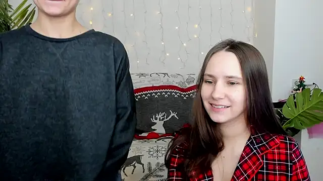 Snapshot of HotCaramellsTV chatting on 01/04/25, 01:31 HotCaramellsTV online show from 01/04/25, 01:31