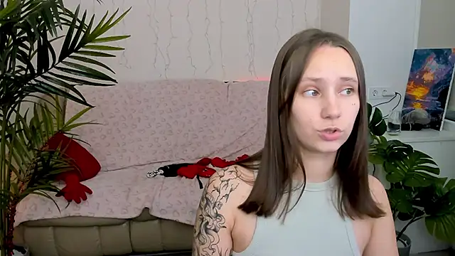 Snapshot of HotCaramellsTV chatting on 03/08/25, 10:22 HotCaramellsTV online show from 03/08/25, 10:22