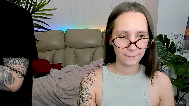 Snapshot of HotCaramellsTV chatting on 03/08/25, 04:28 HotCaramellsTV online show from 03/08/25, 04:28