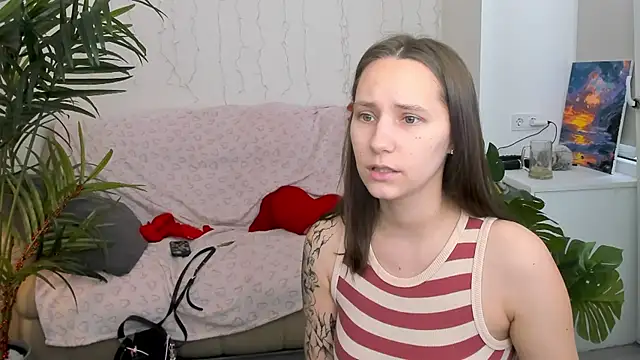 Snapshot of HotCaramellsTV chatting on 03/18/25, 09:31 HotCaramellsTV online show from 03/18/25, 09:31