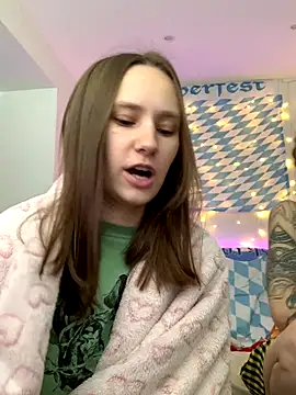 Snapshot of HotCaramellsTV chatting on 09/23/25, 09:01 HotCaramellsTV online show from 09/23/25, 09:01