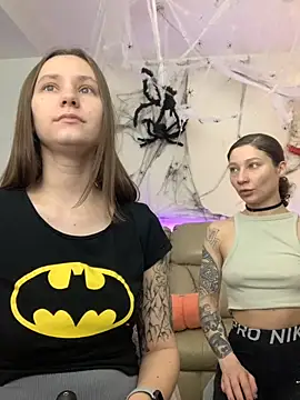 Snapshot of HotCaramellsTV chatting on 10/30/25, 07:32 HotCaramellsTV online show from 10/30/25, 07:32