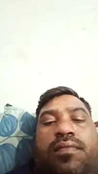 Snapshot of pintuS40 chatting on 01/17/25, 04:17 pintuS40 online show from 01/17/25, 04:17