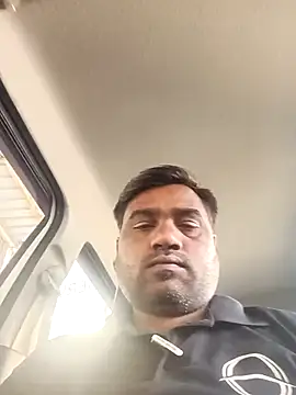 Snapshot of pintuS40 chatting on 02/15/25, 03:52 pintuS40 online show from 02/15/25, 03:52