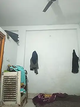 Snapshot of pintuS40 chatting on 02/23/25, 12:51 pintuS40 online show from 02/23/25, 12:51