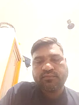 Snapshot of pintuS40 chatting on 02/25/25, 02:33 pintuS40 online show from 02/25/25, 02:33