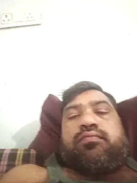 Snapshot of pintuS40 chatting on 03/19/25, 01:54 pintuS40 online show from 03/19/25, 01:54