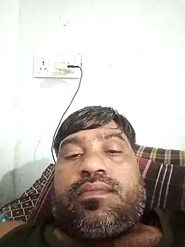 Snapshot of pintuS40 chatting on 09/28/25, 02:06 pintuS40 online show from 09/28/25, 02:06