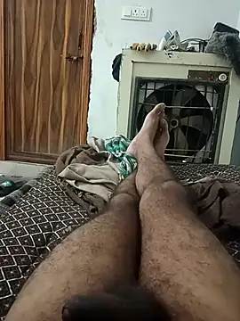 Snapshot of pintuS40 chatting on 10/18/25, 02:03 pintuS40 online show from 10/18/25, 02:03