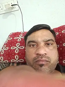 Snapshot of pintuS40 chatting on 12/14/25, 10:53 pintuS40 online show from 12/14/25, 10:53