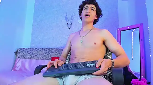 Snapshot of Kerverr_ chatting on 03/09/25, 01:14 Kerverr online show from 03/09/25, 01:14