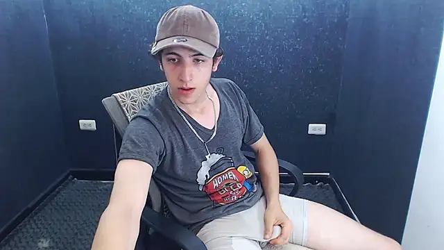 Snapshot of Kerverr_ chatting on 11/19/25, 07:03 Kerverr online show from 11/19/25, 07:03