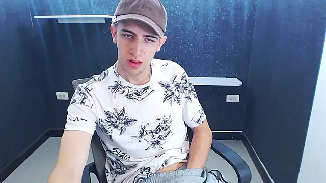 Kerverr  online show from 12/16/25, 02:55