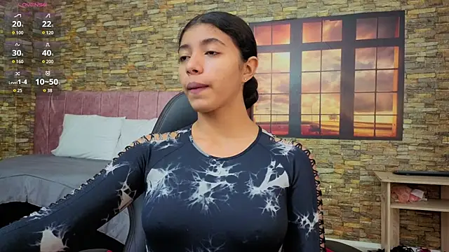 Snapshot of viktorya_xue chatting on 10/12/25, 10:58 viktorya xue online show from 10/12/25, 10:58