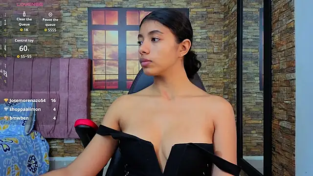 Snapshot of viktorya_xue chatting on 11/12/25, 11:10 viktorya xue online show from 11/12/25, 11:10