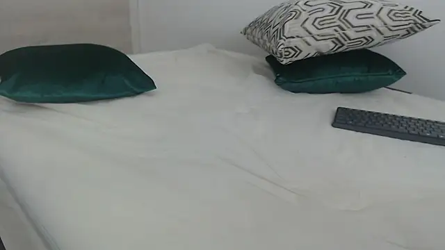 sussy leon online show from 12/23/24, 07:09