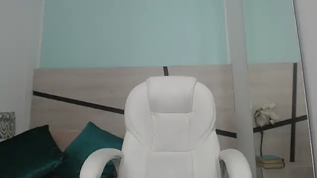 sussy leon online show from 01/18/25, 12:26