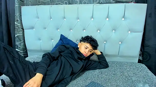 Snapshot of nova_sex01 chatting on 12/27/24, 10:23 nova sex01 online show from 12/27/24, 10:23