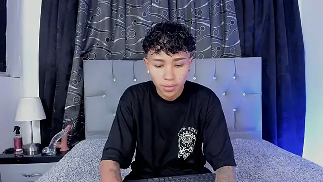 Snapshot of nova_sex01 chatting on 01/28/25, 04:18 nova sex01 online show from 01/28/25, 04:18