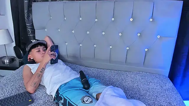 Snapshot of nova_sex01 chatting on 02/08/25, 04:25 nova sex01 online show from 02/08/25, 04:25