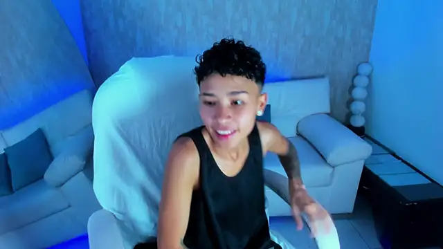 Snapshot of nova_sex01 chatting on 09/27/25, 03:44 nova sex01 online show from 09/27/25, 03:44