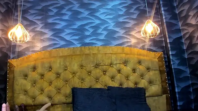 NahomiFireSex online show from 04/18/26, 05:22