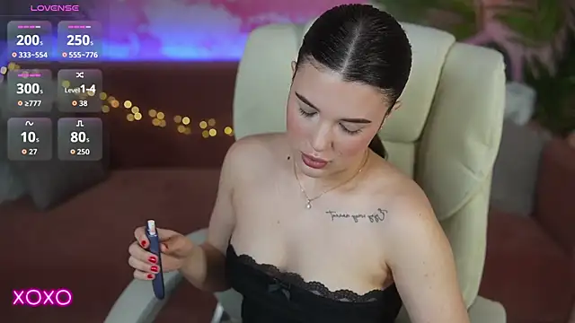 YourLolaBunny online show from 05/16/26, 06:54