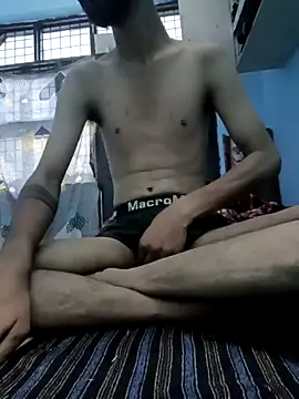 Snapshot of Shubu_76 chatting on 10/15/25, 02:33 Shubu 76 online show from 10/15/25, 02:33