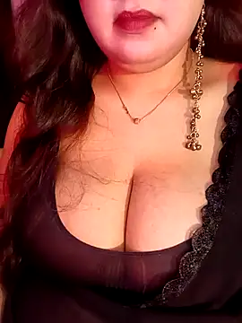 Suhanakhan00 online show from 06/25/26, 09:03