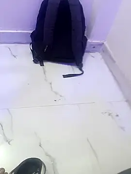 hottboyakash6969 online show from 12/18/24, 11:45