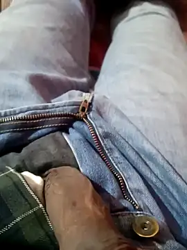 hottboyakash6969 online show from 01/12/25, 02:19